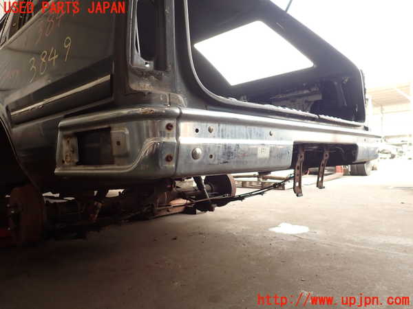 2UPJ-9238491610]グロリア ワゴン(WY30)リアバンパー (ジャンク品) 中古_2