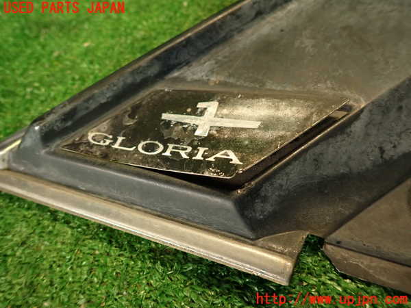 2UPJ-9238491631]グロリア ワゴン(WY30)エンブレム1 中古_2