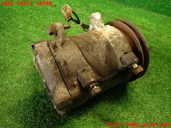 2UPJ-9238496025]グロリア ワゴン(WY30)エアコンコンプレッサー 中古_2