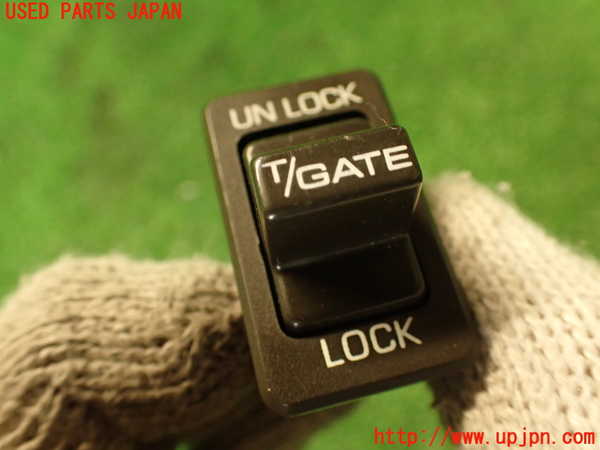 2UPJ-9238496309]グロリア ワゴン(WY30)スイッチ4 (リアゲートロック) 中古_2