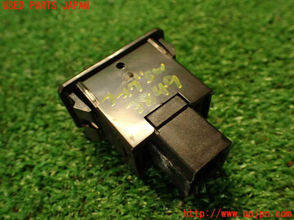 2UPJ-9238496295]グロリア ワゴン(WY30)フォグスイッチ 中古_3