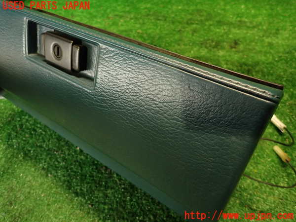 2UPJ-9238497516]グロリア ワゴン(WY30)グローブボックス1 中古_3