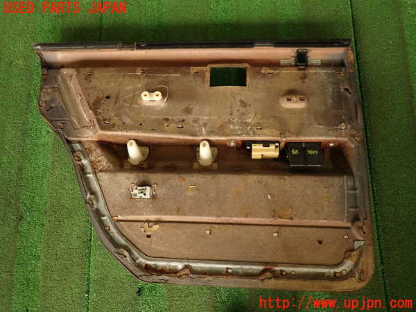 2UPJ-9238491294]グロリア ワゴン(WY30)右後ドア内張り (ジャンク品) 中古_5