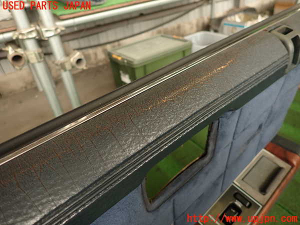 2UPJ-9238491324]グロリア ワゴン(WY30)左後ドア内張り (ジャンク品) 中古_4