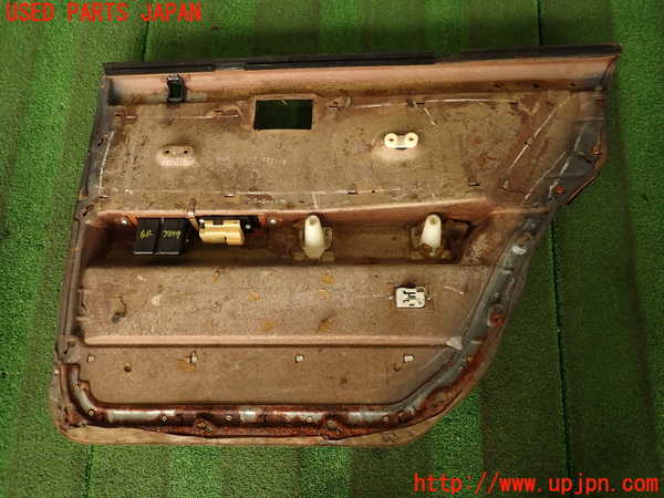 2UPJ-9238491324]グロリア ワゴン(WY30)左後ドア内張り (ジャンク品) 中古_5