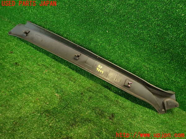 2UPJ-9238497655]グロリア ワゴン(WY30)右フロントピラートリム 中古_4