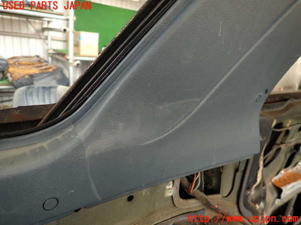 2UPJ-9238497680]グロリア ワゴン(WY30)左リアピラートリム 中古_2