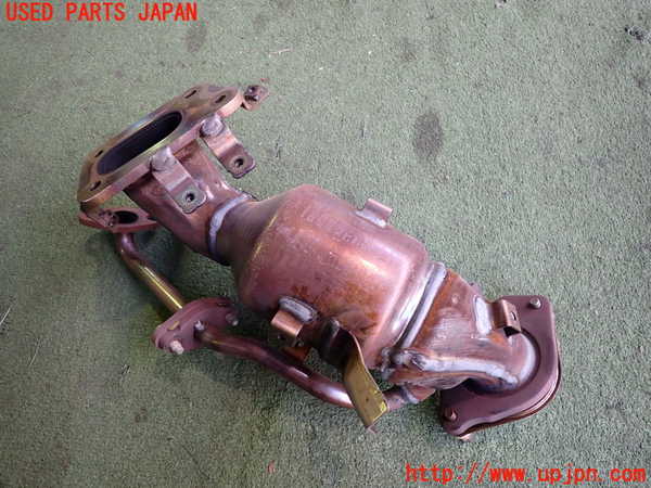 2UPJ-9238502041]ノート オーラ(AURA) ニスモ(NISMO)(FE13)エキマニ1 (触媒 マニバーター) 中古_2