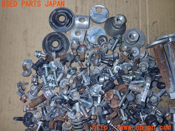 3UPJ=9238510720]レジアスエース(ハイエース200系)(KDH206V 3型)ネジ・ナット・ステー類 セットジャンク_2