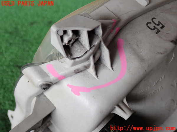 2UPJ-9238511130]レジアスエース(ハイエース200系)(KDH206V)右ヘッドライト ハロゲン ジャンク_3