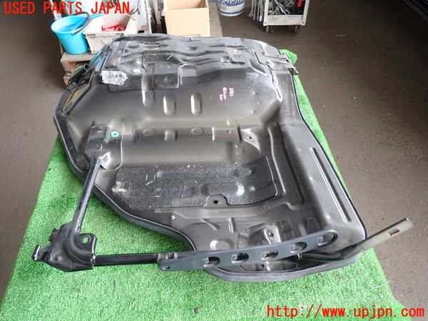 2UPJ-9238512160]レジアスエース(ハイエース200系)(KDH206V)エンジンアッパーカバー 中古_2