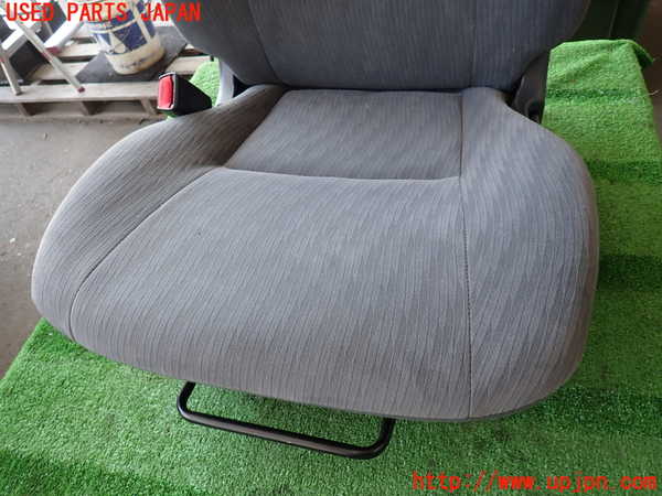 2UPJ-9238517065]レジアスエース(ハイエース200系)(KDH206V)助手席シート 中古_2