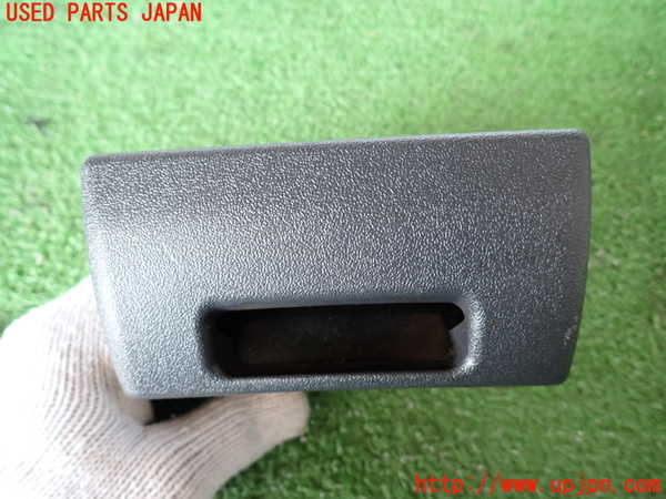 2UPJ-9238517821]レジアスエース(ハイエース200系)(KDH206V)灰皿1 中古_2