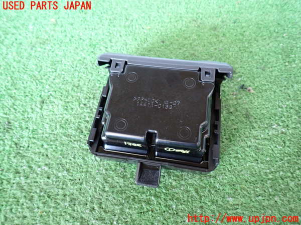 2UPJ-9238517821]レジアスエース(ハイエース200系)(KDH206V)灰皿1 中古_3