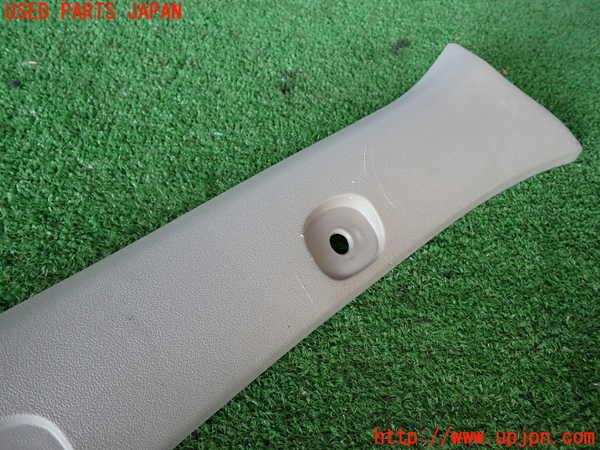 2UPJ-9238517655]レジアスエース(ハイエース200系)(KDH206V)右フロントピラートリム 中古_2