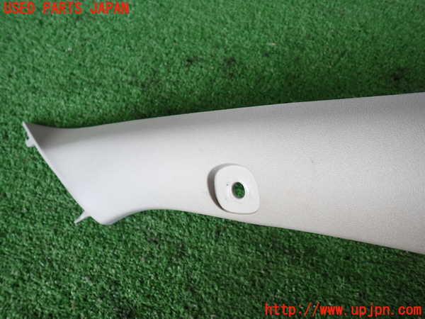 2UPJ-9238517655]レジアスエース(ハイエース200系)(KDH206V)右フロントピラートリム 中古_3