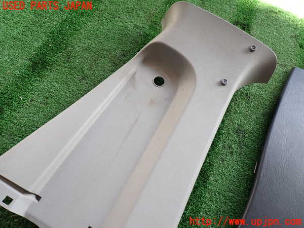 2UPJ-9238517665]レジアスエース(ハイエース200系)(KDH206V)右センターピラートリム 中古_2