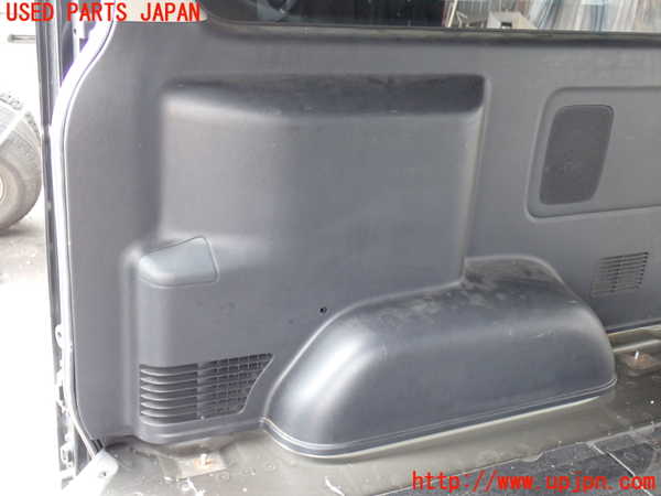 2UPJ-9238517675]レジアスエース(ハイエース200系)(KDH206V)右リアピラートリム 中古_3