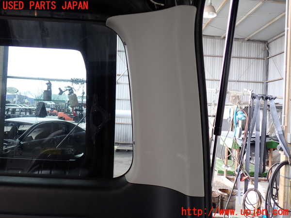 2UPJ-9238517675]レジアスエース(ハイエース200系)(KDH206V)右リアピラートリム 中古_4