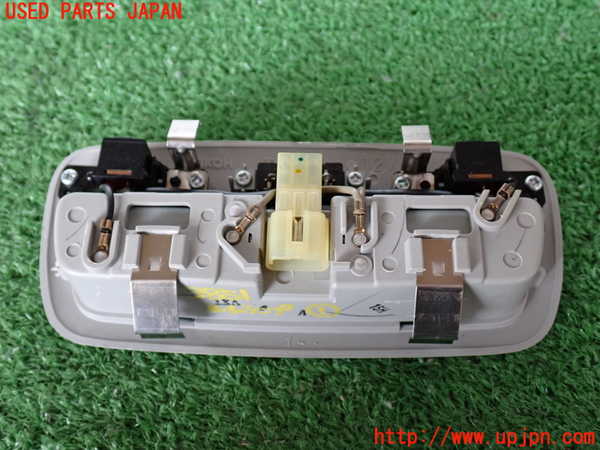 2UPJ-9238516411]レジアスエース(ハイエース200系)(KDH206V)ルームランプ1(1列目真中) 中古_2