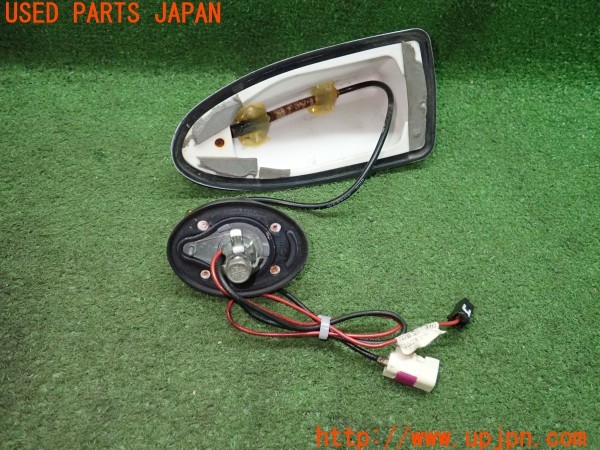 3UPJ=9238520510]クライスラー 300C 5.7HEMI(LX57)前期 社外 シャークアンテナ ドルフィンアンテナ フィンアンテナ 中古_4
