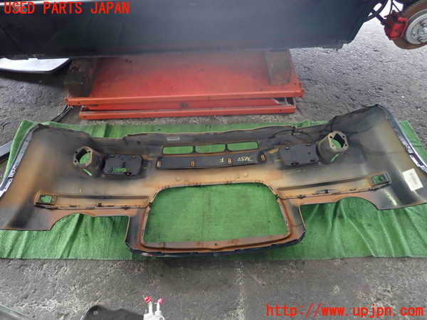 2UPJ-9238521010]クライスラー・300C(LX57)フロントバンパー 中古_5