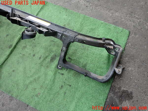 2UPJ-9238521040]クライスラー・300C(LX57)アッパーコアサポート 中古_2