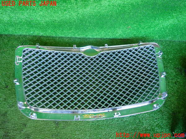 2UPJ-9238521050]クライスラー・300C(LX57)ラジエターグリル 中古_3