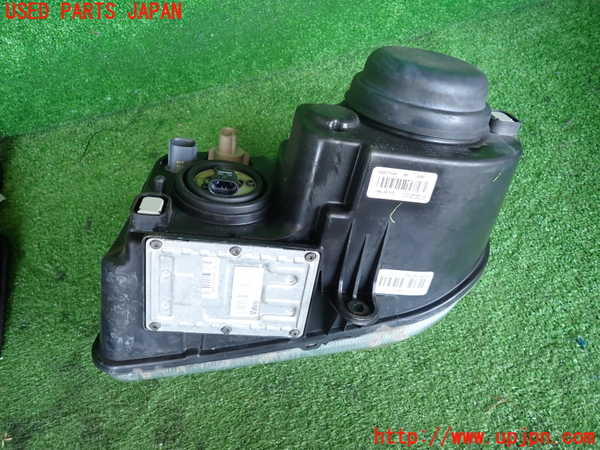 2UPJ-9238521130]クライスラー・300C(LX57)右ヘッドライト HID 中古_4