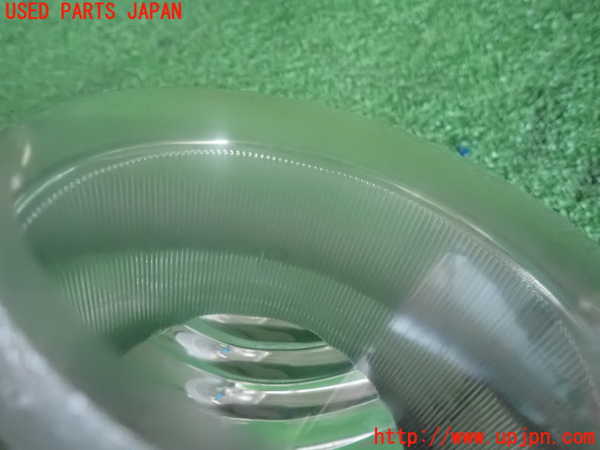 2UPJ-9238521182]クライスラー・300C(LX57)左フォグ 中古_4