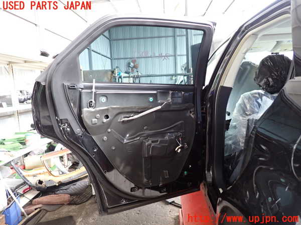 2UPJ-9238521320]クライスラー・300C(LX57)左後ドア (43R-000262) 中古_2