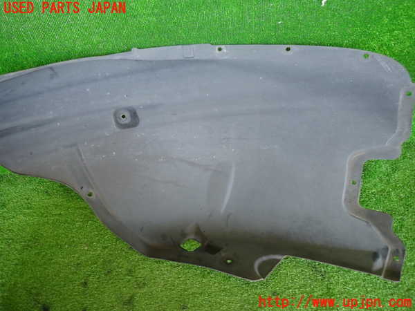 2UPJ-9238521090]クライスラー・300C(LX57)右前フェンダーライナー 中古_5
