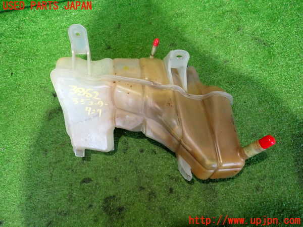 2UPJ-9238522410]クライスラー・300C(LX57)ラジエータータンク 中古_2