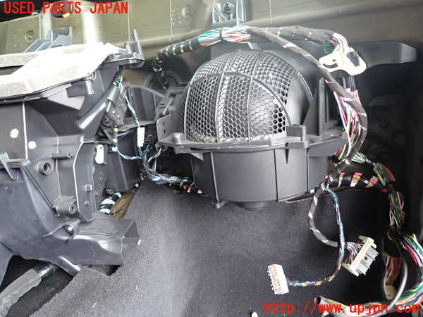 2UPJ-9238526081]クライスラー・300C(LX57)エバポレーター1 中古_2