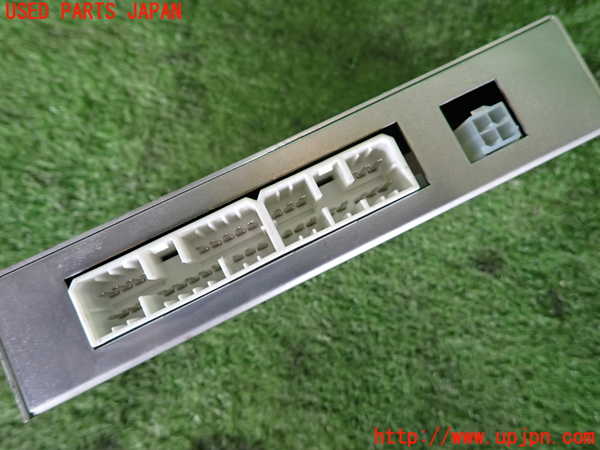 2UPJ-9238526148]クライスラー・300C(LX57)コンピューター3 中古_3