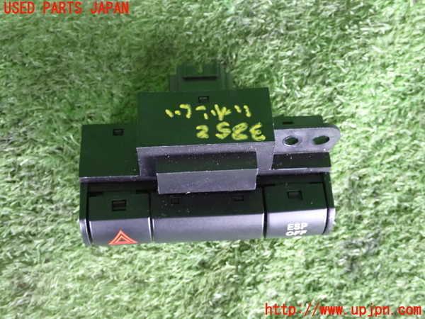 2UPJ-9238526290]クライスラー・300C(LX57)ハザードスイッチ 中古_2