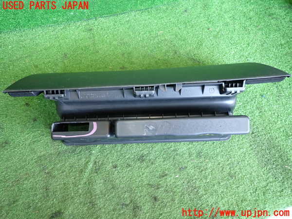 2UPJ-9238527516]クライスラー・300C(LX57)グローブボックス1 中古_4