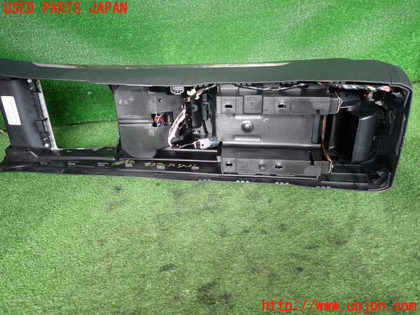 2UPJ-9238527540]クライスラー・300C(LX57)センターコンソール 中古_5