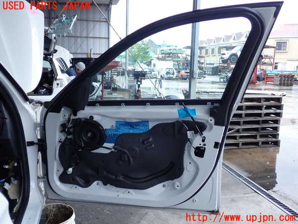 2UPJ-9238531230]BMW 328i ツーリング F31(3A20)右前ドア 中古 FUYAO M540 43R-001735_4