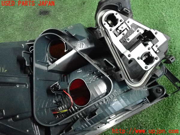 2UPJ-9238531530]BMW 328i ツーリング F31(3A20)右テールランプ 中古_5