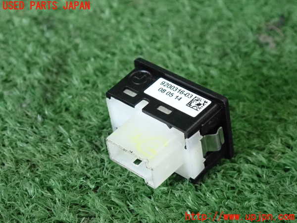 2UPJ-9238536307]BMW 328i ツーリング F31(3A20)スイッチ2(トランク) 中古_2