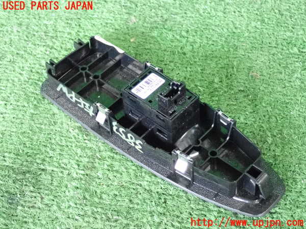 2UPJ-9238536245]BMW 328i ツーリング F31(3A20)左前パワーウィンドウスイッチ 中古_2