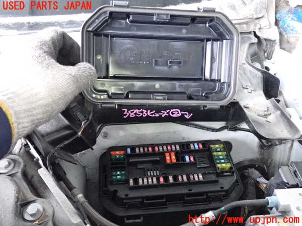2UPJ-9238536742]BMW 328i ツーリング F31(3A20)ヒューズボックス2(EGルーム内助手席側) 中古_2