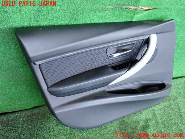 2UPJ-9238531264]BMW 328i ツーリング F31(3A20)左前ドア内張り 中古_2