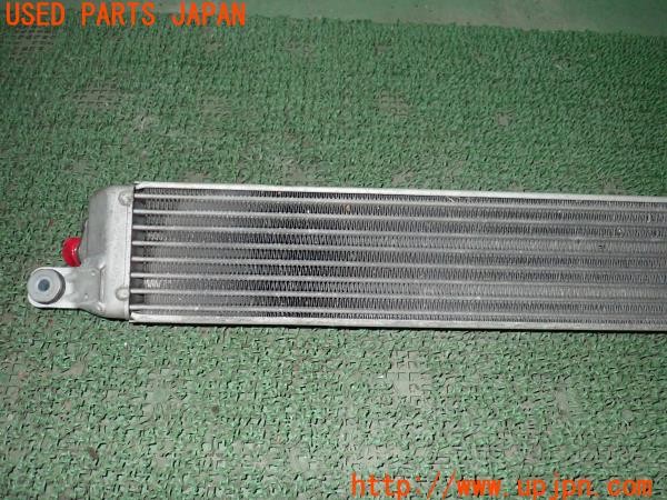 3UPJ=9238540117]BMW M3 クーペ(WD40 E92)後期 純正 1721 2284075-02 エンジン オイルクーラー 中古_4