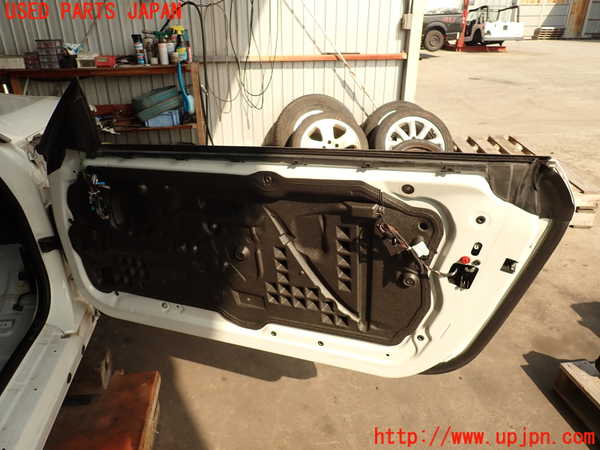 2UPJ-9238541230]BMW M3 クーペ(WD40)(E92)右ドア 中古(43R-001167 M391)_4