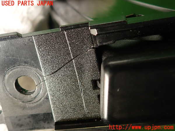 2UPJ-9238547810]BMW M3 クーペ(WD40)(E92)ドリンクホルダー (ジャンク品) 中古_5