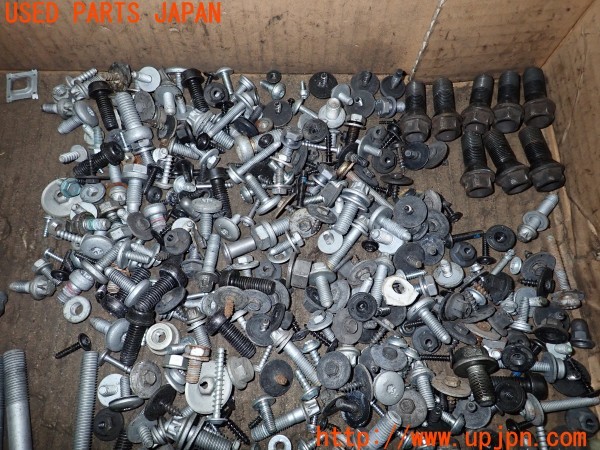 3UPJ=9238550720]BMW X3 xDrive 20d Mスポーツ(WY20 F25)ネジ・ナット・ステー類 セット ジャンク_4