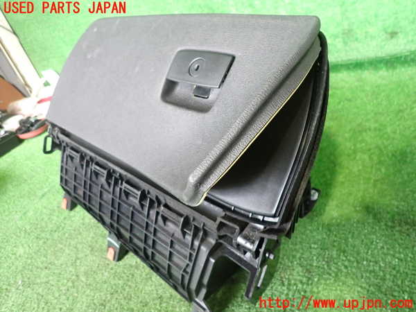 2UPJ-9238557516]BMW X3(WY20)グローブボックス1 (ジャンク品) 中古 (F25)_2