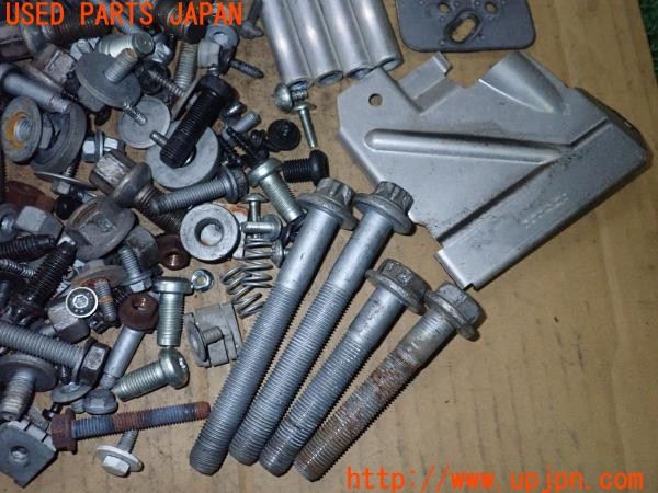 3UPJ=9238560720]ベンツ CLS550(219372 C219)ネジ・ナット・ステー類 セット ジャンク_4